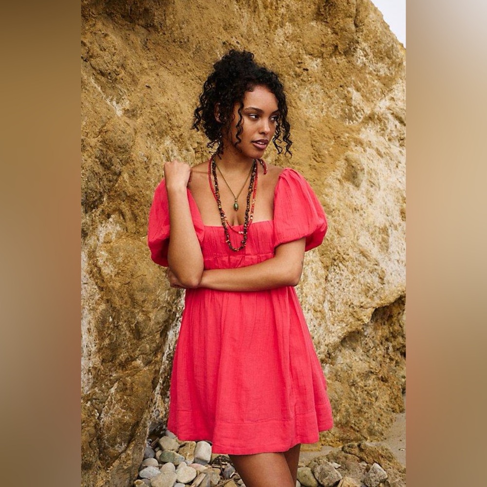 Chic Coral Puff Sleeve Mini Dress